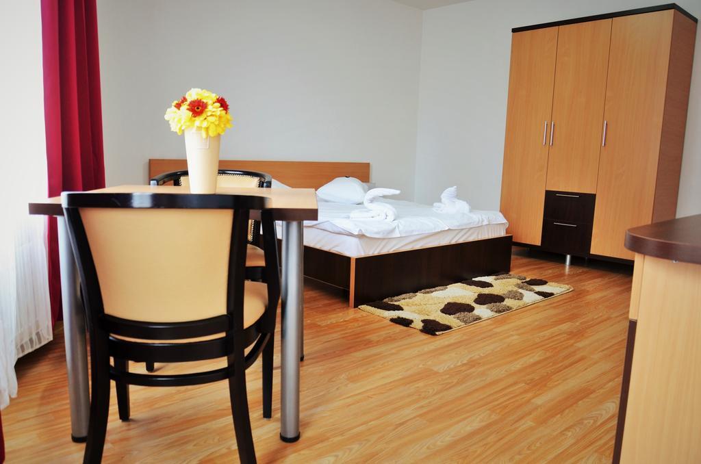 Aparthotel Zorilor Cluj-Napoca Phòng bức ảnh